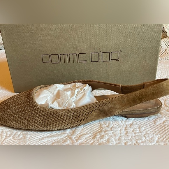 Shoes - Pomme D’or slingback flat.